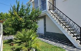 Belle Maison avec jardin RDC T3 de 70m2 Vacances ou cure thermale Rochefort