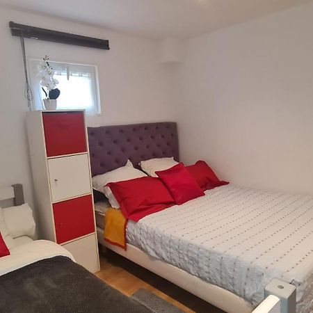 Belle Maison avec jardin RDC T3 de 70m2 Vacances ou cure thermale Rochefort Extérieur photo