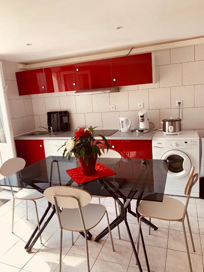 Belle Maison avec jardin RDC T3 de 70m2 Vacances ou cure thermale Rochefort Extérieur photo