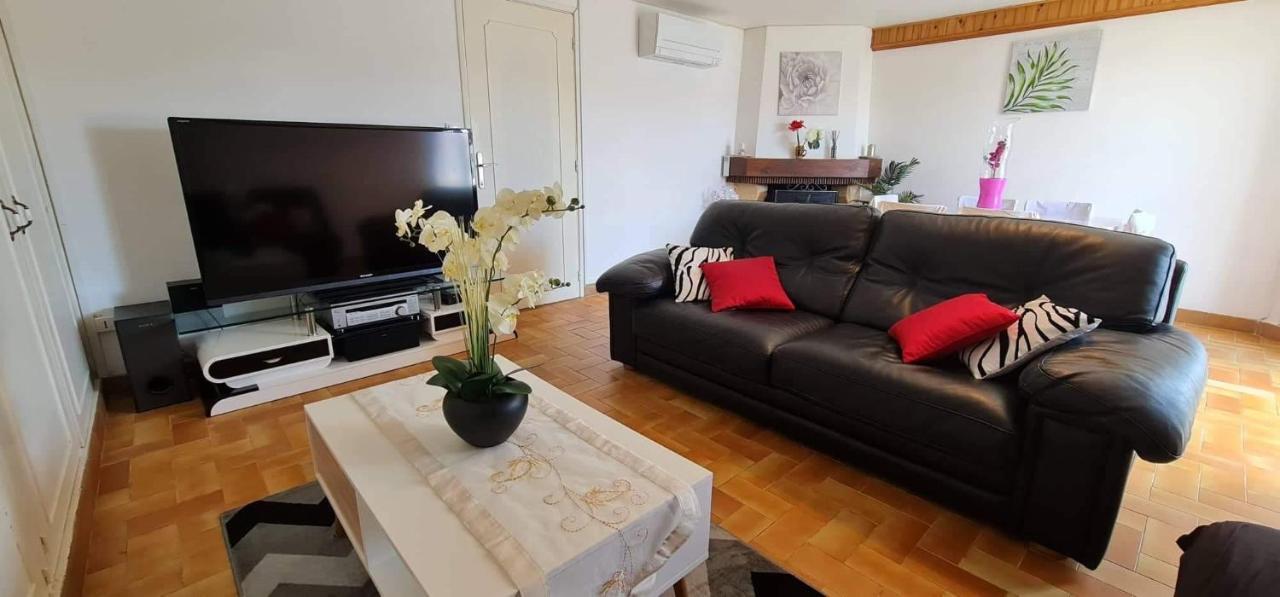 Belle Maison avec jardin RDC T3 de 70m2 Vacances ou cure thermale Rochefort Extérieur photo