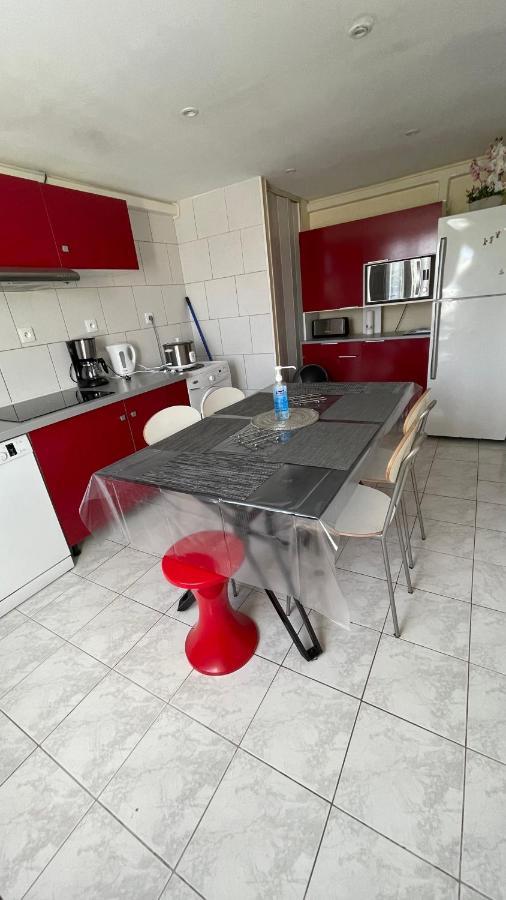 Belle Maison avec jardin RDC T3 de 70m2 Vacances ou cure thermale Rochefort Extérieur photo