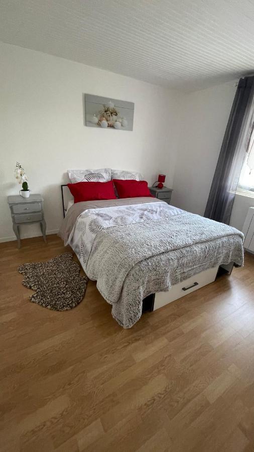 Belle Maison avec jardin RDC T3 de 70m2 Vacances ou cure thermale Rochefort Extérieur photo
