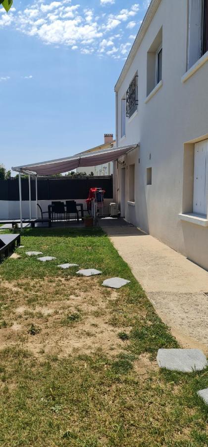 Belle Maison avec jardin RDC T3 de 70m2 Vacances ou cure thermale Rochefort Extérieur photo