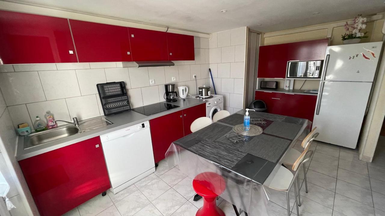 Belle Maison avec jardin RDC T3 de 70m2 Vacances ou cure thermale Rochefort Extérieur photo