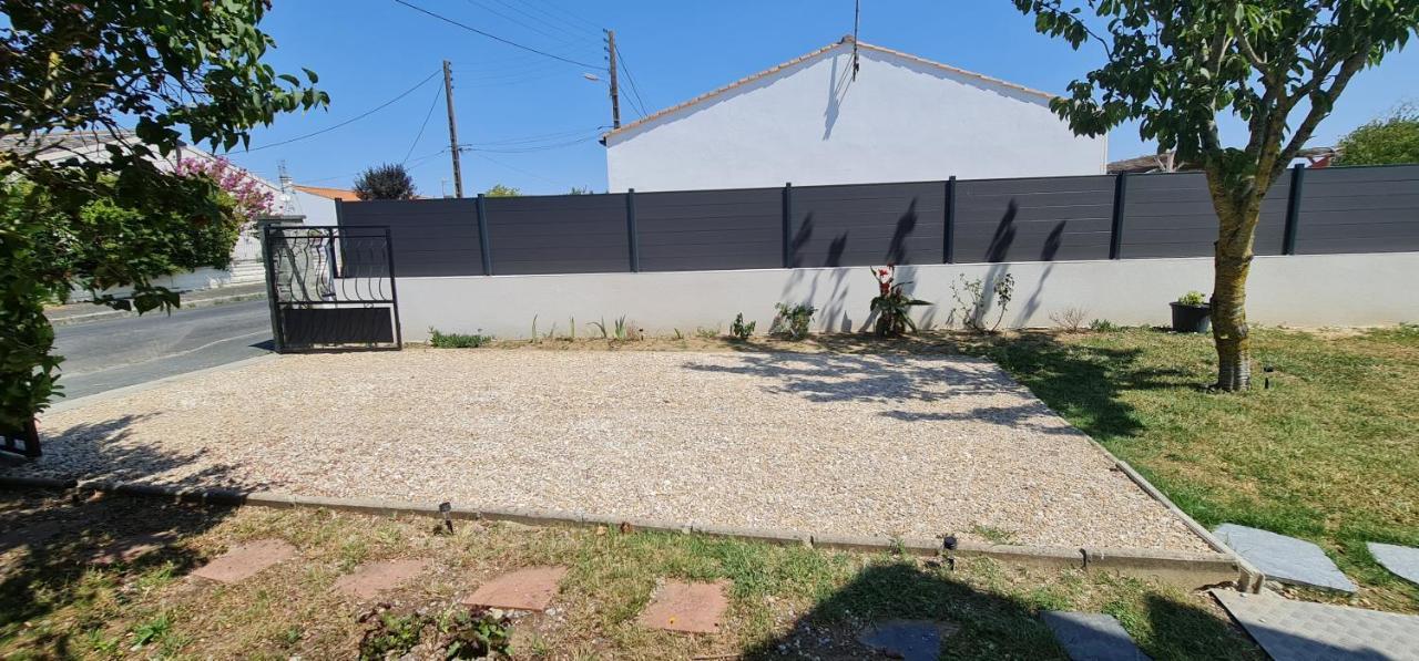Belle Maison avec jardin RDC T3 de 70m2 Vacances ou cure thermale Rochefort Extérieur photo