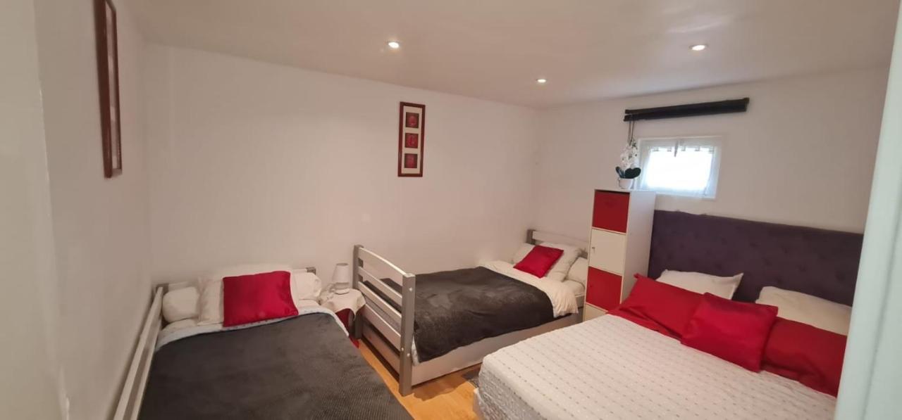 Belle Maison avec jardin RDC T3 de 70m2 Vacances ou cure thermale Rochefort Extérieur photo