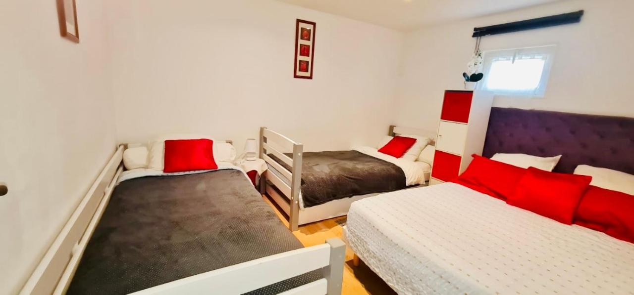 Belle Maison avec jardin RDC T3 de 70m2 Vacances ou cure thermale Rochefort Extérieur photo