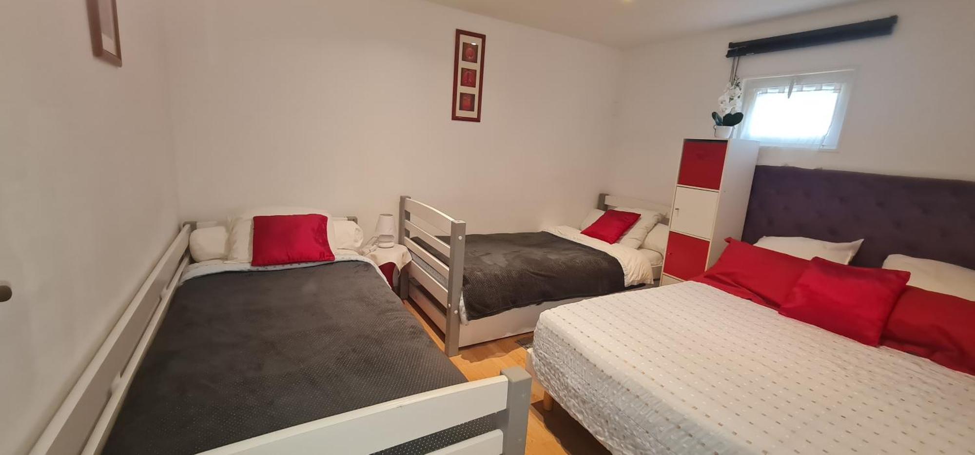 Belle Maison avec jardin RDC T3 de 70m2 Vacances ou cure thermale Rochefort Extérieur photo